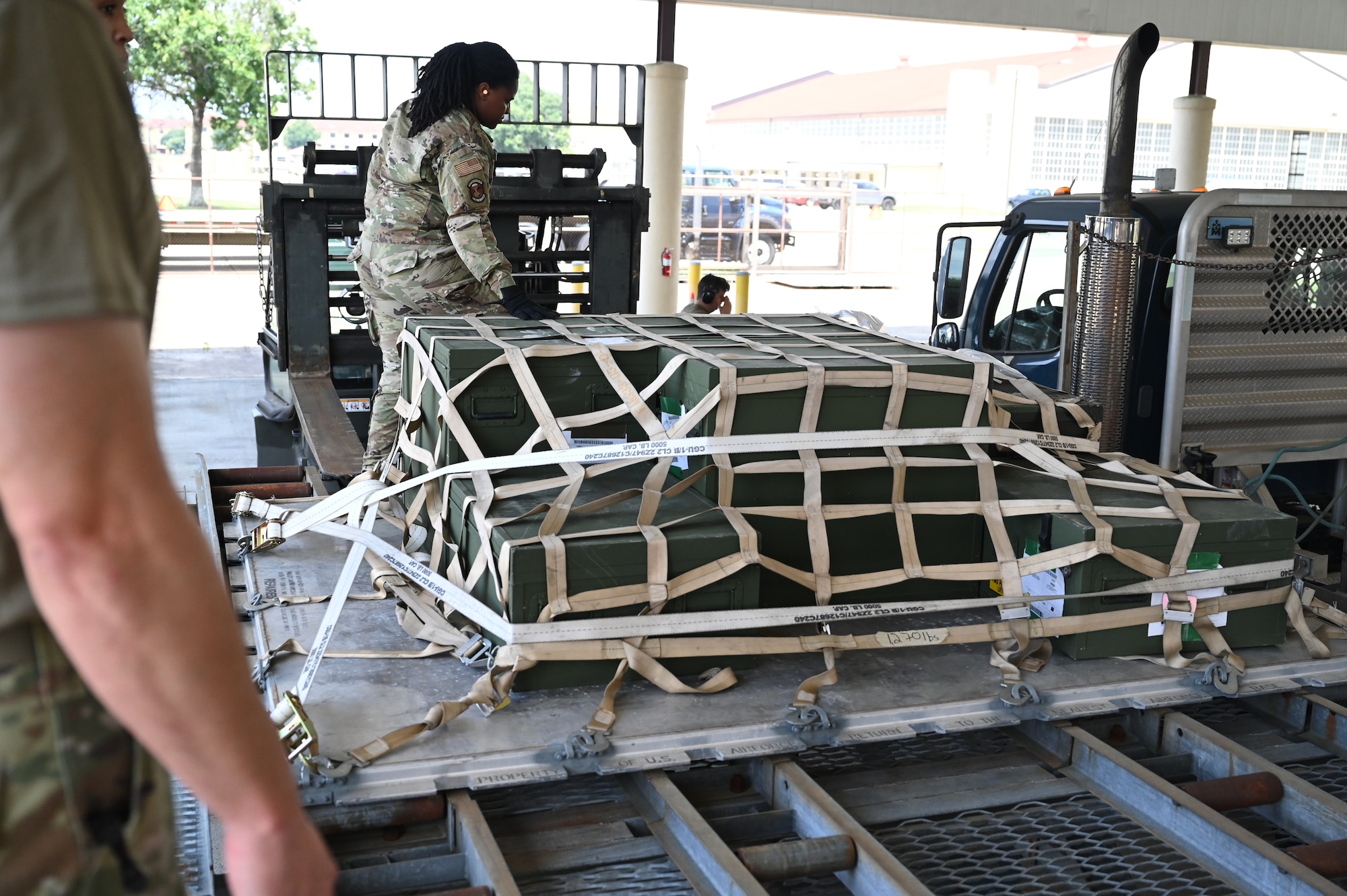 people load cargo