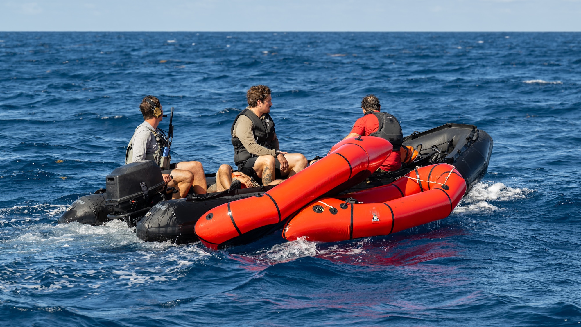 U.S. Air Force special tactics Airmen from the Kentucky Air National Guard’s 123rd Airlift Wing evacuate two survivors of a simulated plane crash in the Caribbean Sea off the coast of St. Croix, U.S. Virgin Islands, Aug. 29, 2025 as part of Emerald Warrior 25.2, a large-scale special operations exercise staged in multiple locations by Air Force Special Operations Command. St. Croix provides an ideal environment for testing littoral and maritime capabilities, simulating many of the geographic features that special operators may encounter when deployed around the world to project air power in unfamiliar or contested environments. (U.S. Air National Guard photo by Dale Greer)