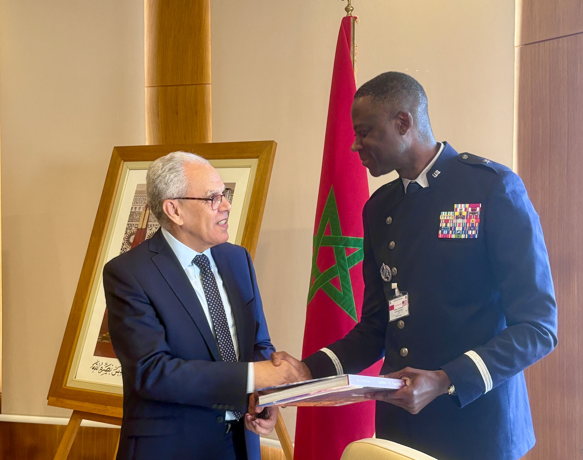 Brig. Gen. Middleton shakes hands with Abdellatif Loudiyi.