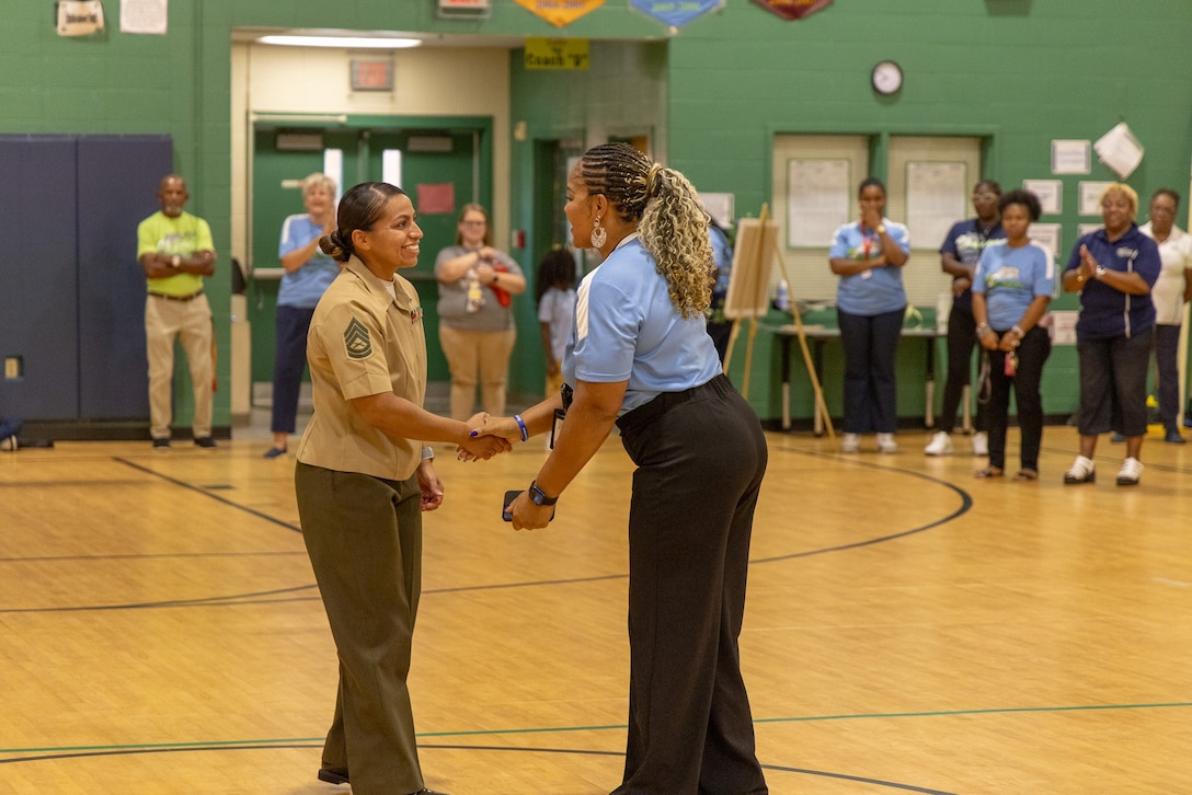 MCLB Albany Marines Partner with Elementary School Teachers to Offer Hands-On Mentorship