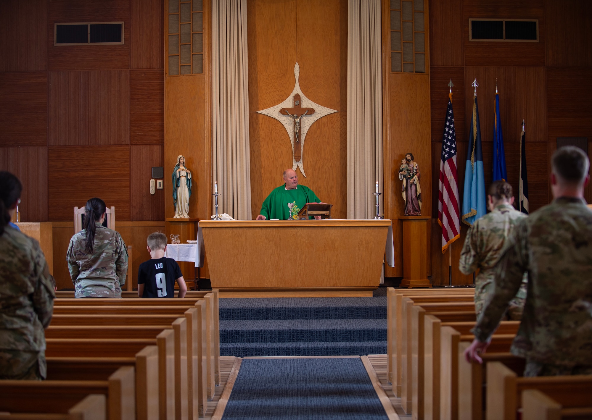 U.S. Air Force Ch. (Lt. Col., ret.) John Echert offers Roman Catholic Mass in St. Paul, Minn., Aug. 8, 2025.