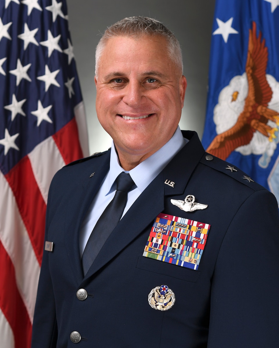 Maj. Gen. Michael Cruff official portrait.