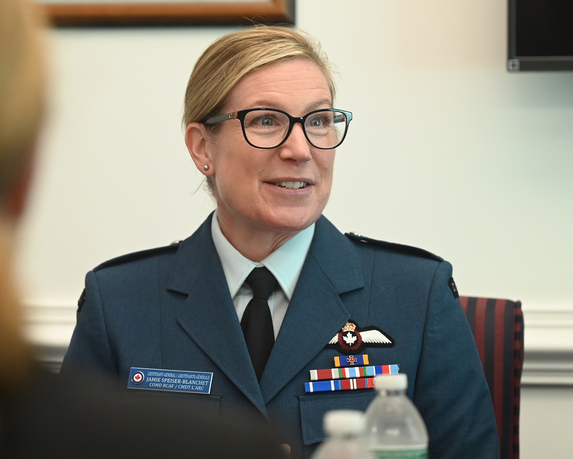 Deputy Under Secretary of the Air Force for International Affairs Kelli Seybolt hosts an office call in honor of Royal Canadian Air Force Commander Lt. Gen. Jamie Speiser-Blanchet in the Pentagon, Arlington, Va., Sept 4, 2025. (U.S. Air Force photo by Andy Morataya)