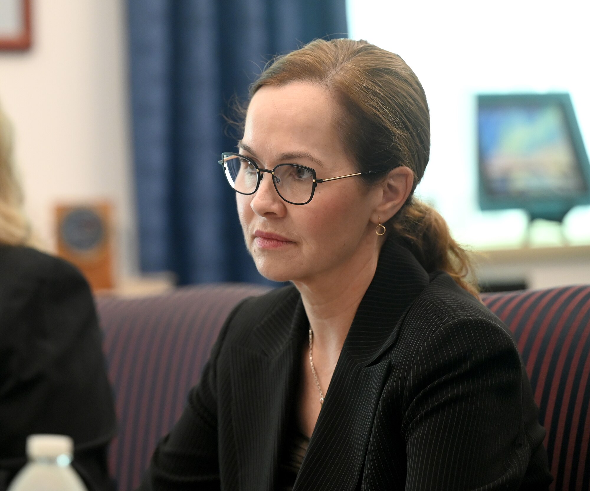 Deputy Under Secretary of the Air Force for International Affairs Kelli Seybolt hosts an office call in honor of Royal Canadian Air Force Commander Lt. Gen. Jamie Speiser-Blanchet in the Pentagon, Arlington, Va., Sept 4, 2025. (U.S. Air Force photo by Andy Morataya)