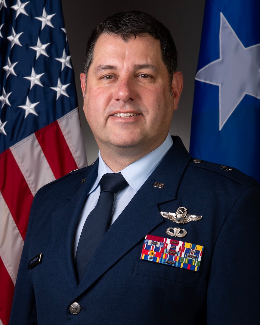 Official portrait of Brig. Gen. Christopher G. Batterton
