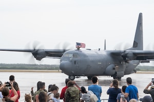 A U.S. Air Force C-130J Super Hercules assigned to the 40th Airlift Squadron returns from a deployment at Dyess Air Force Base, Texas, Sept. 5, 2025. The homecoming reunites the 317th Airlift Wing for the first time in 12 months following a staggered deployment cycle. (U.S. Air Force Photo by Airman 1st Class Caleb Schellenberg)