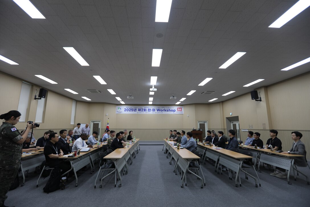 FED AND MND-DIA employees attend symposium to discuss military construction.