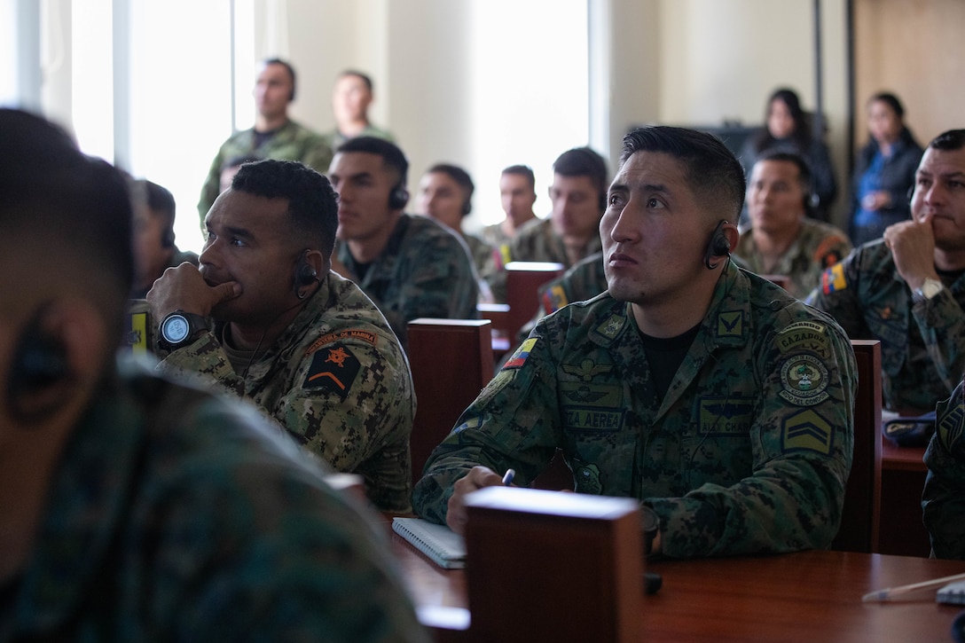 Members of the Ecuadorian 9th Special Forces Brigade attend an air assault operations class during an information exchange with members of the Kentucky National Guard in Latacunga, Ecuador, Aug. 20, 2025.