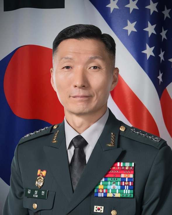 Combined Forces Command welcomes its 32nd deputy commander, Gen. Kim Sung-min, during a ceremony hosted by CFC Commander Gen. Xavier Brunson at U.S. Army Garrison Humphreys in Pyeongtaek on Thursday, Sept. 11, 2025.