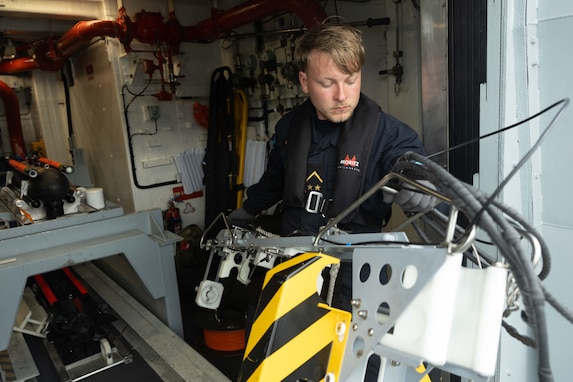 Petty Officer 2nd Class Ivan Ionkin, assigned to the Estonian Navy Sandown-class mine countermeasures (MCM) vessel ENS Sakala (M314), prepares a SeaFox for MCM training during Sea Breeze 25-2.