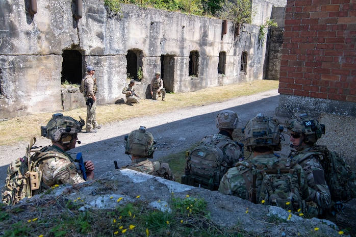 Explosive Ordnance Disposal (EOD) Technicians assigned to EOD Mobile Unit 8 participate in a tactics, techniques, and procedures exchange during Sea Breeze 2025-2.