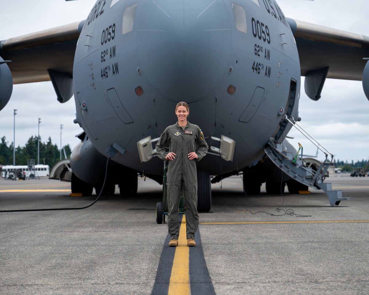 Third Generation Pilot- A Legacy of Tradition and Family > Team