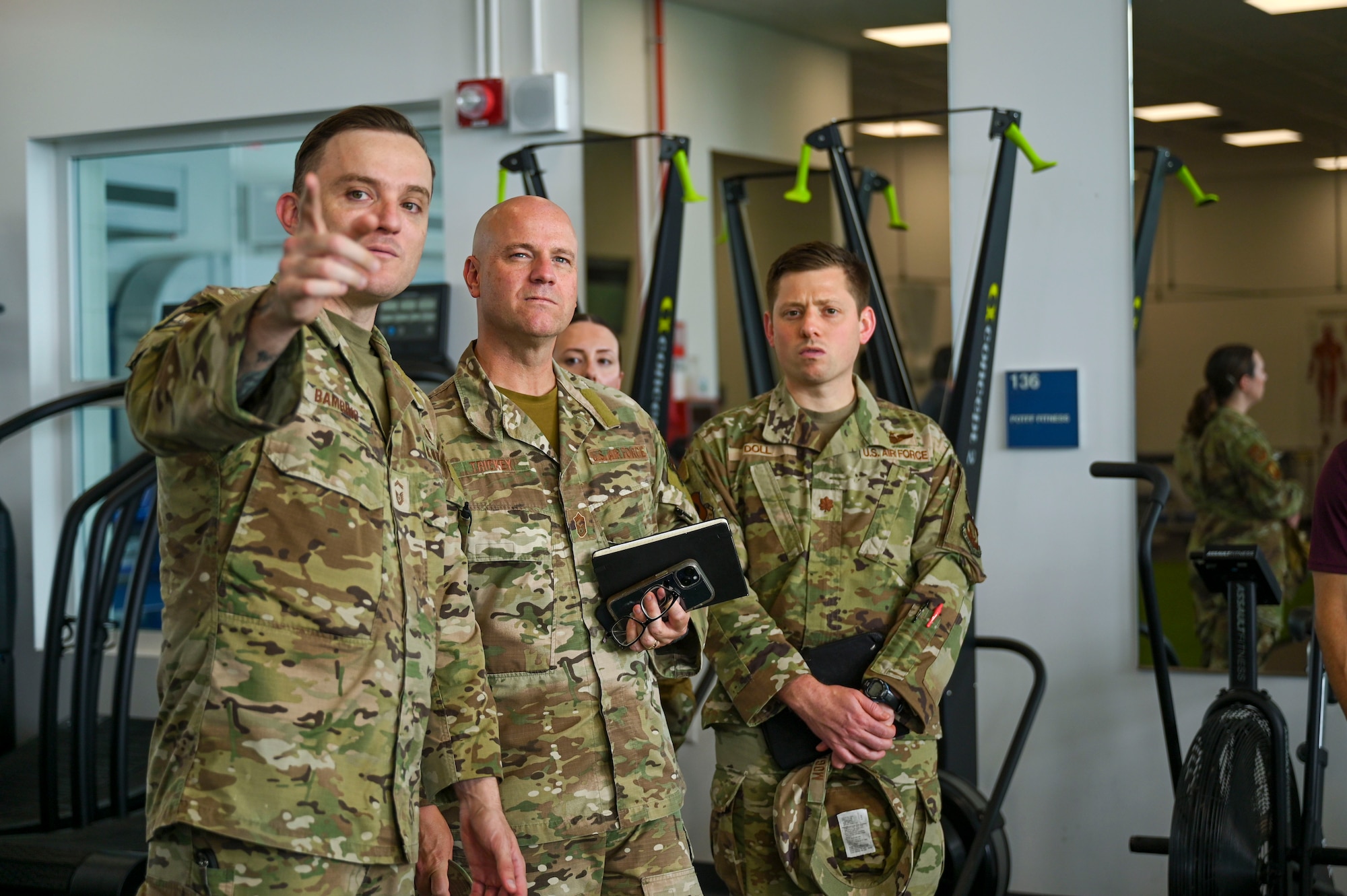 3rd AF leadership on a tour