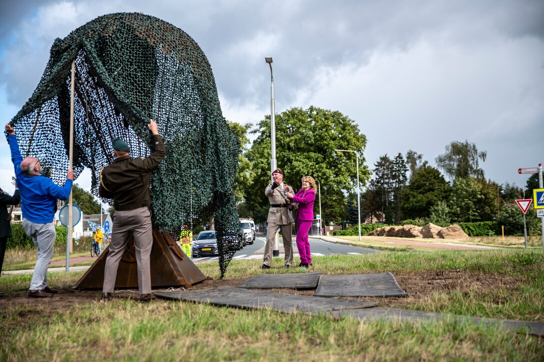 Memorial Unveiled in Grave Honors 1st Lt. Hanford A. Files