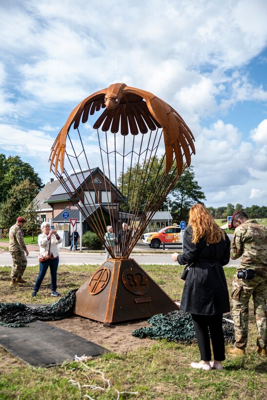 Memorial Unveiled in Grave Honors 1st Lt. Hanford A. Files