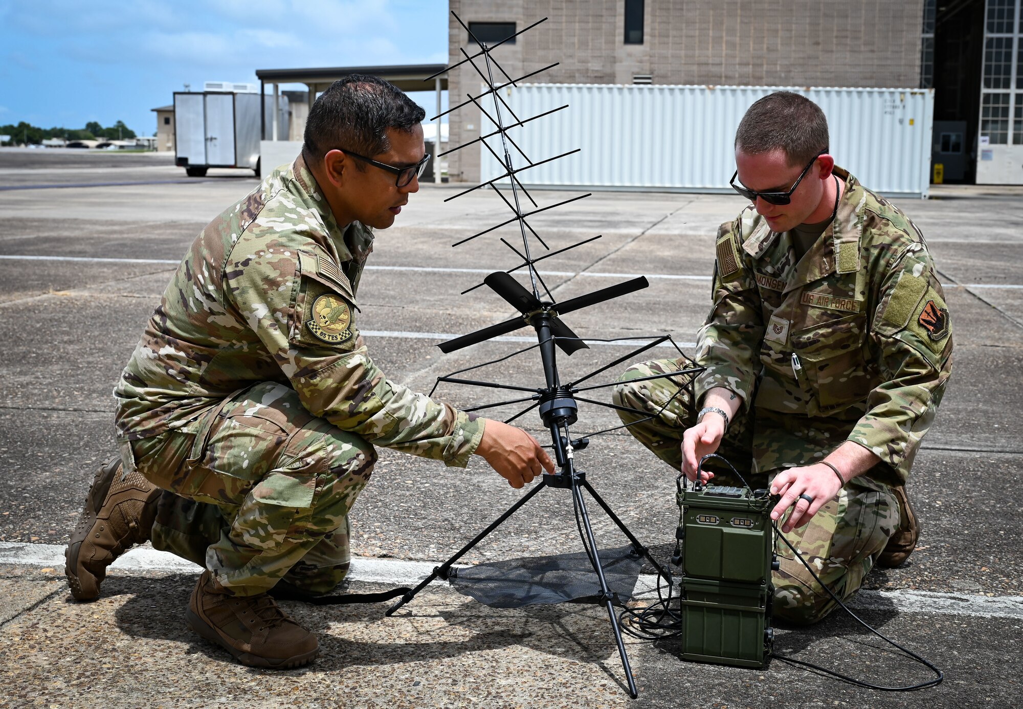 Simonsen, a client systems administrator, tackled the challenge of integrating the Mobile User Objective System (MUOS) and the AN/PRC-117G radio, a device he calls the “big green brick.” This system provides beyond-line-of-sight communication, enabling clear contact with aircraft regardless of their location around the globe.
