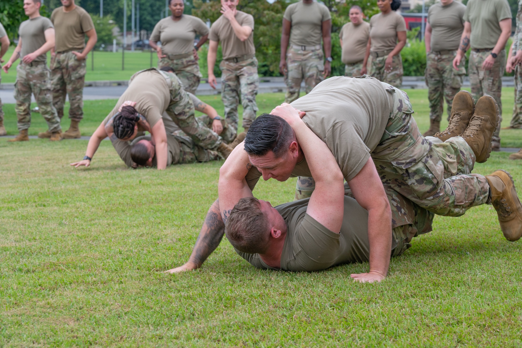 Servicemembers perform buddy crawls