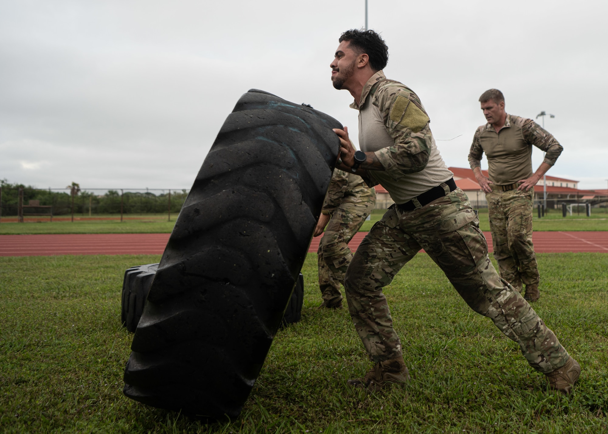 U.S. Air Force Senior Airman Jayden Sanchez, 6th Security Forces Squadron marine patrolman, participates in the 16th annual Helton Week defenders challenge at MacDill Air Force Base, Florida, Sept. 10, 2025. 1st Lt. Joseph D. Helton Jr. exemplified service before self when he extended his Iraq tour and gave his life on Sept. 8, 2009, during his 44th outside-the-wire mission. (U.S. Air Force photo by Airman 1st Class Helen Ly)