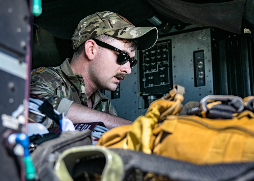 U.S. Army Staff Sgt. Cody Solomon, a flight paramedic assigned to Charlie Company, 2nd General Support Aviation Battalion, 1st Aviation Regiment, 1st Combat Aviation Brigade, 1st Infantry Division, leads a training on emergency medical evacuation procedures