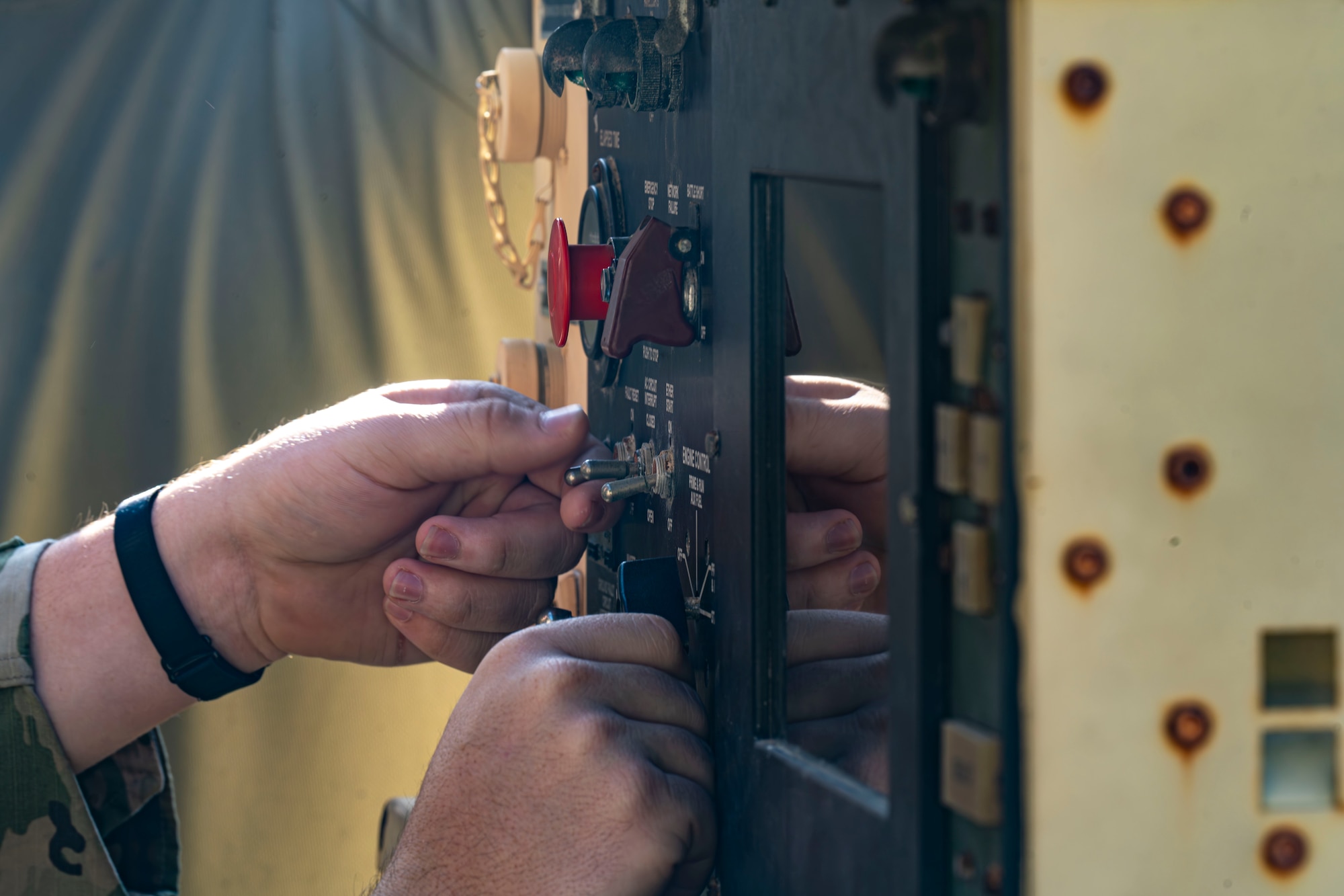A U.S. Airman assigned to the 1st Special Operations
Wing powers a generator during Mission Ready Airmen Training