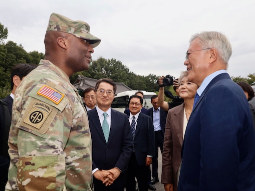 Former President Moon visits the JSA