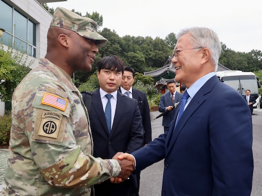 Former President Moon visits the JSA