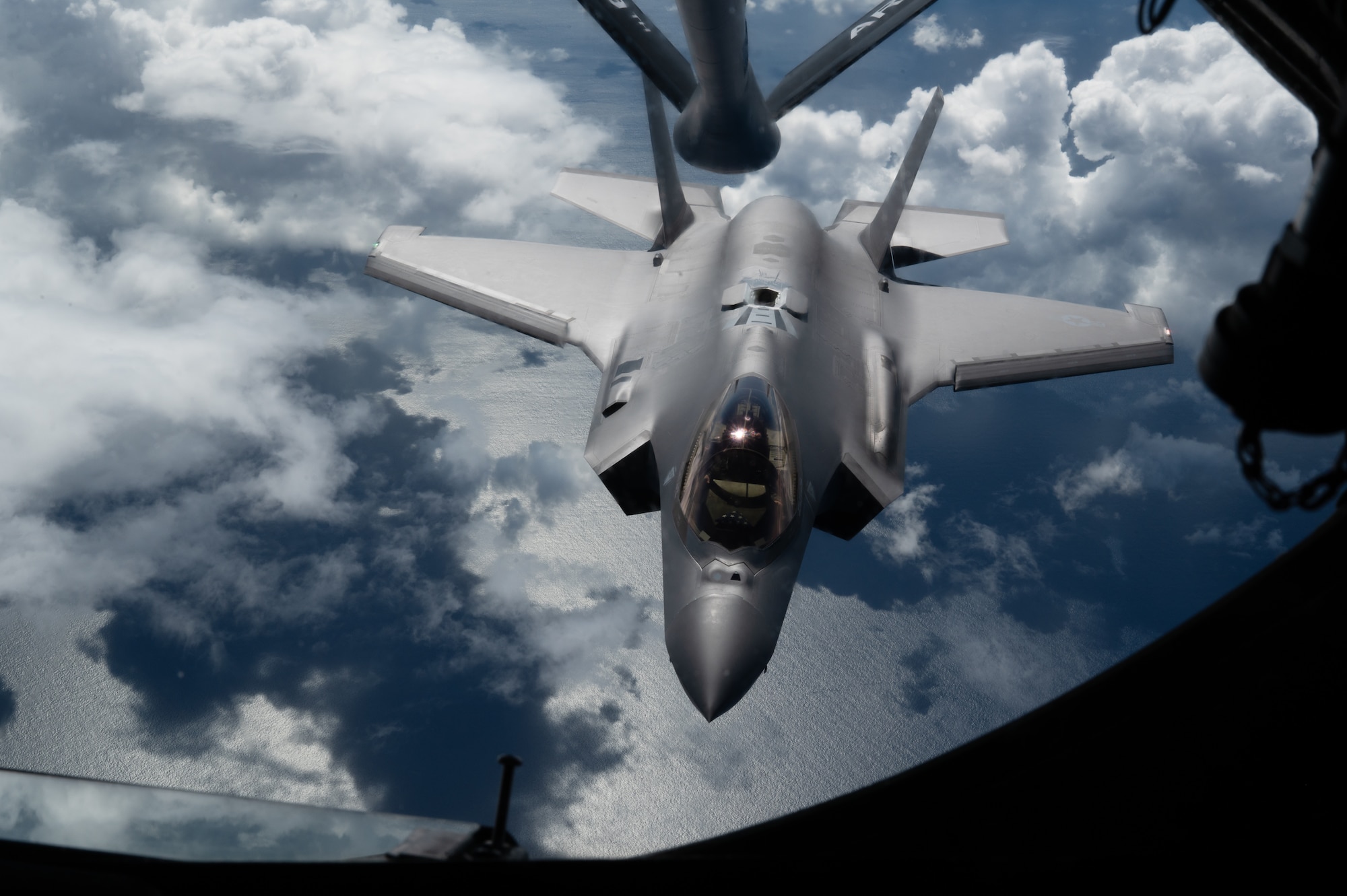 A KC-135 Stratotanker refuels a U.S. Air Force aircraft.