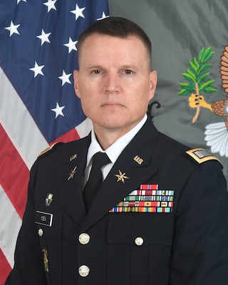Official Photo of CW5 Travis Ysen, Command Chief Warrant Officer