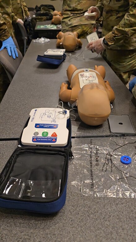 Soldiers from the Harrisburg Recruiting Battalion, practice CPR and AED use during American Red Cross Instructor-Led Training. (photo by Cynthia Stephenson)