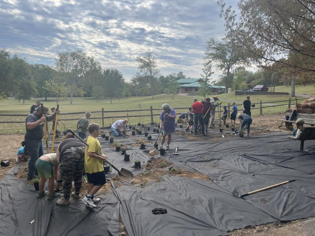 The U.S. Army Corps of Engineers Nashville District is enlisting volunteers at its lakes along the Cumberland River and its tributaries for the 32nd Annual National Public Lands Day on Sept. 27. The event, which has united hundreds of thousands of volunteers, aims to help restore America’s public lands.
