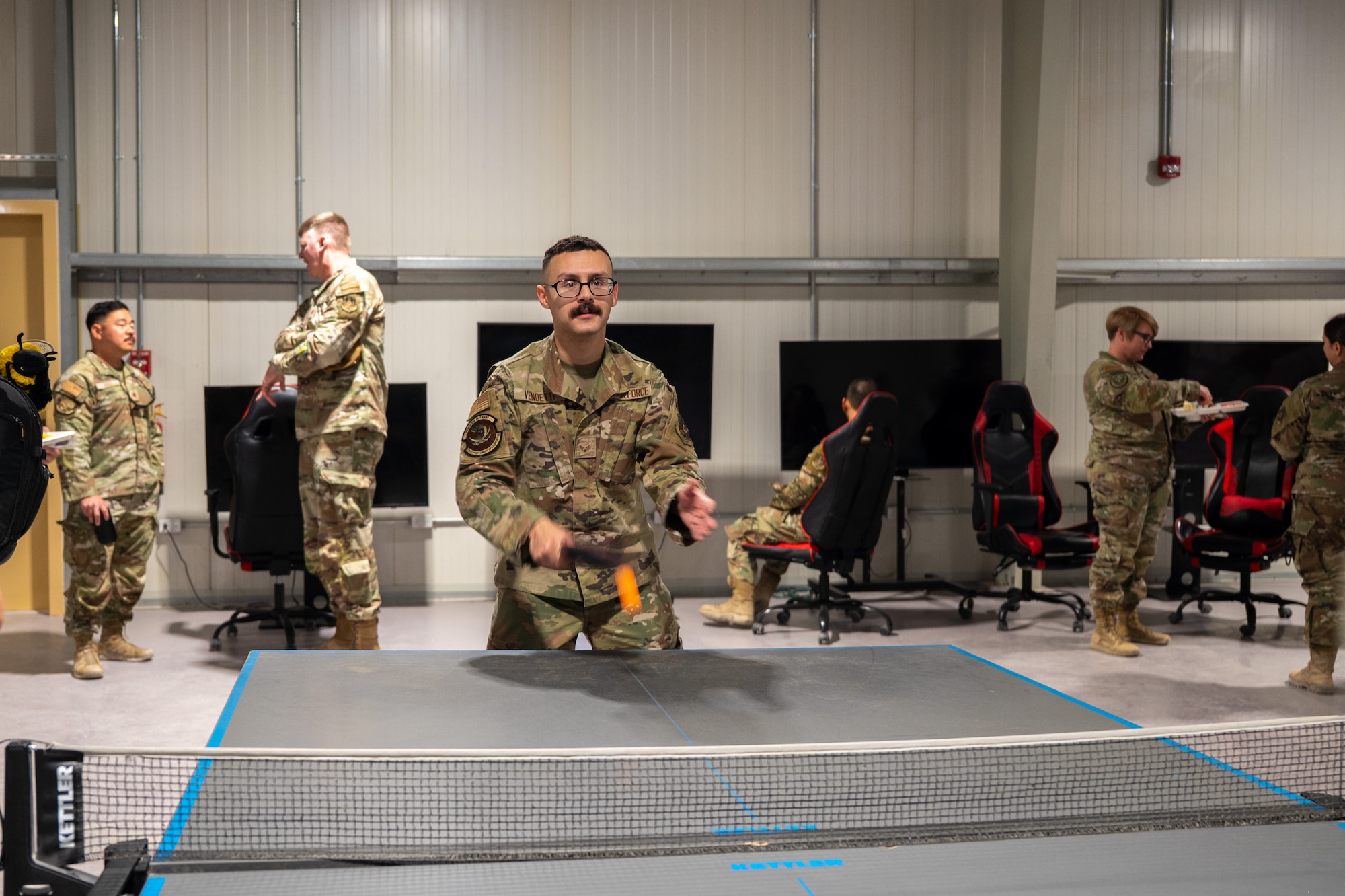 Airman plays ping pong