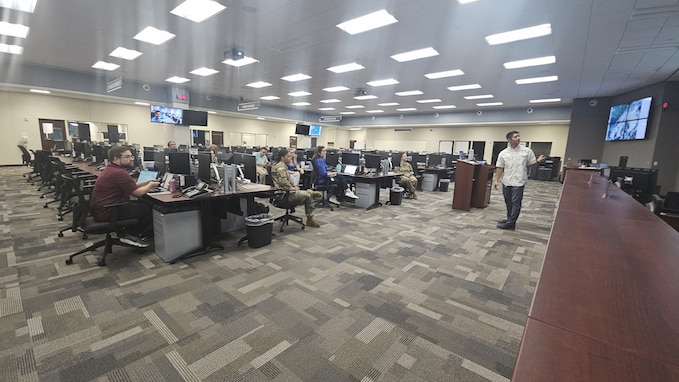 Army Reserve, Pinellas County officials strengthen emergency communication ties