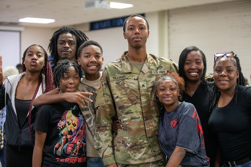 Detachment 38, 335 Signal Command (T) departure ceremony