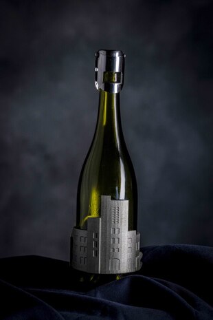 Custom vessel to carry water from NSWC Carderock to U of M hydrodynamics lab