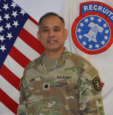 The command photograph of the Syracuse Battalion commander.