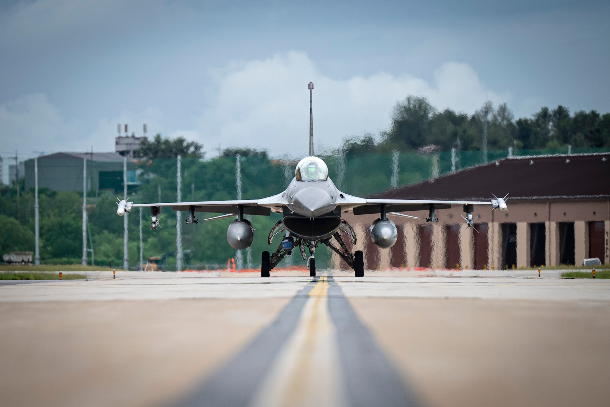 A U.S. Air Force F-16 Fighting Falcon assigned to the 36th Fighter Squadron taxis at Osan Air Base, Republic of Korea, Sept. 18, 2025.