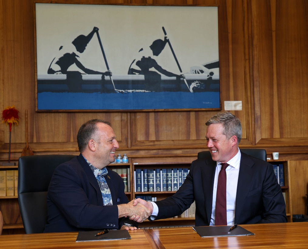 U.S. Army Secretary Dan Driscoll and Hawaiʻi Governor Josh Green signed a non-binding statement of principles addressing national security, land use, and areas of mutual benefit on Sept. 29, 2025.
