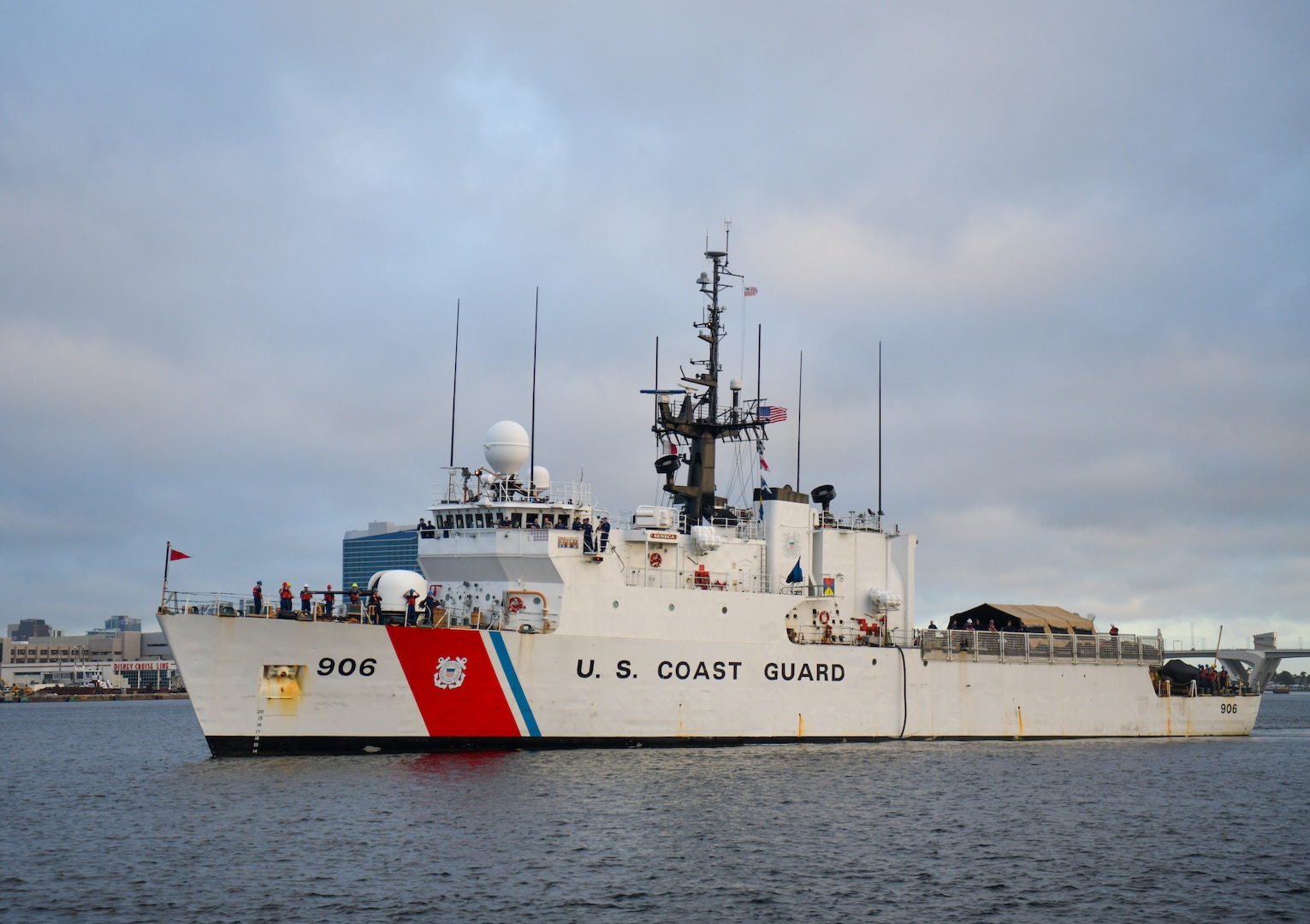 The medium endurance cutter USCGC Seneca (WMEC 906) makes way into Port Everglades in Fort Lauderdale, Florida, Sept. 30, 2025. The crew offloaded more than 12,750 pounds of cocaine and marijuana with an approximate street value of $94.5 million. (U.S. Coast Guard photo by Petty Officer 1st Class Diana Sherbs)
