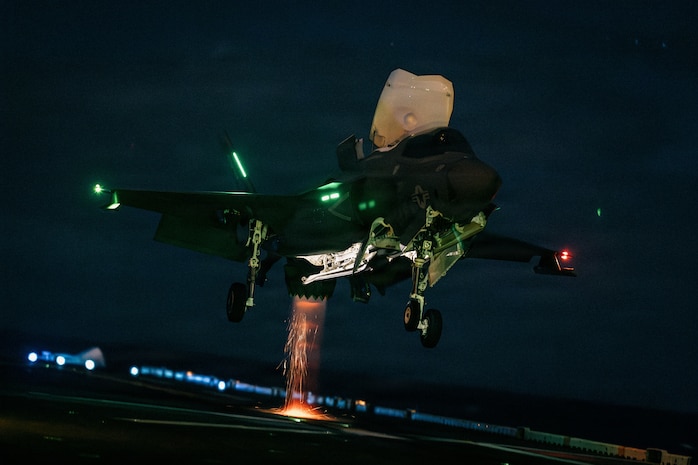 A U.S. Marine Corps F-35B Lightning II with Marine Fighter Attack Squadron (VMFA) 122, 11th Marine Expeditionary Unit, lands on the flight deck of Wasp-class amphibious assault ship USS Boxer (LHD 4) in the Pacific Ocean, March 28, 2026.
