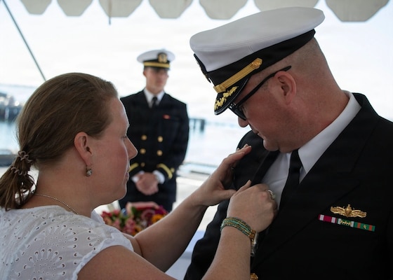 USS Kansas City Holds Change of Command Ceremony