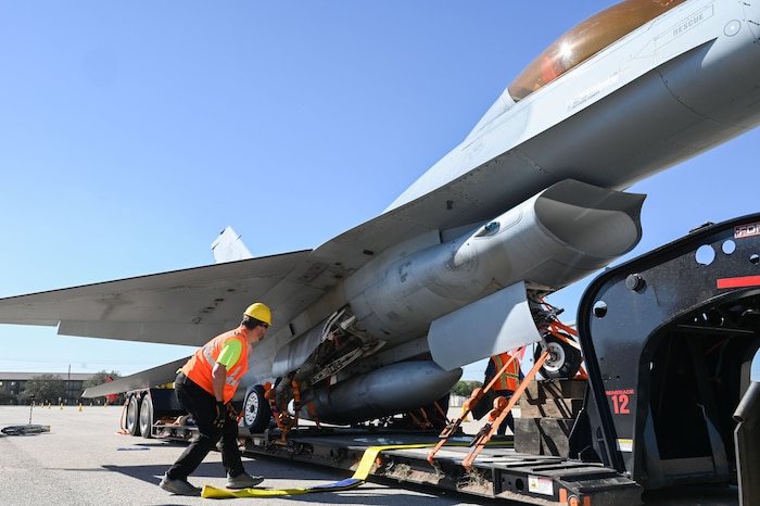 F-16 Fighting Falcon arrives at BMT