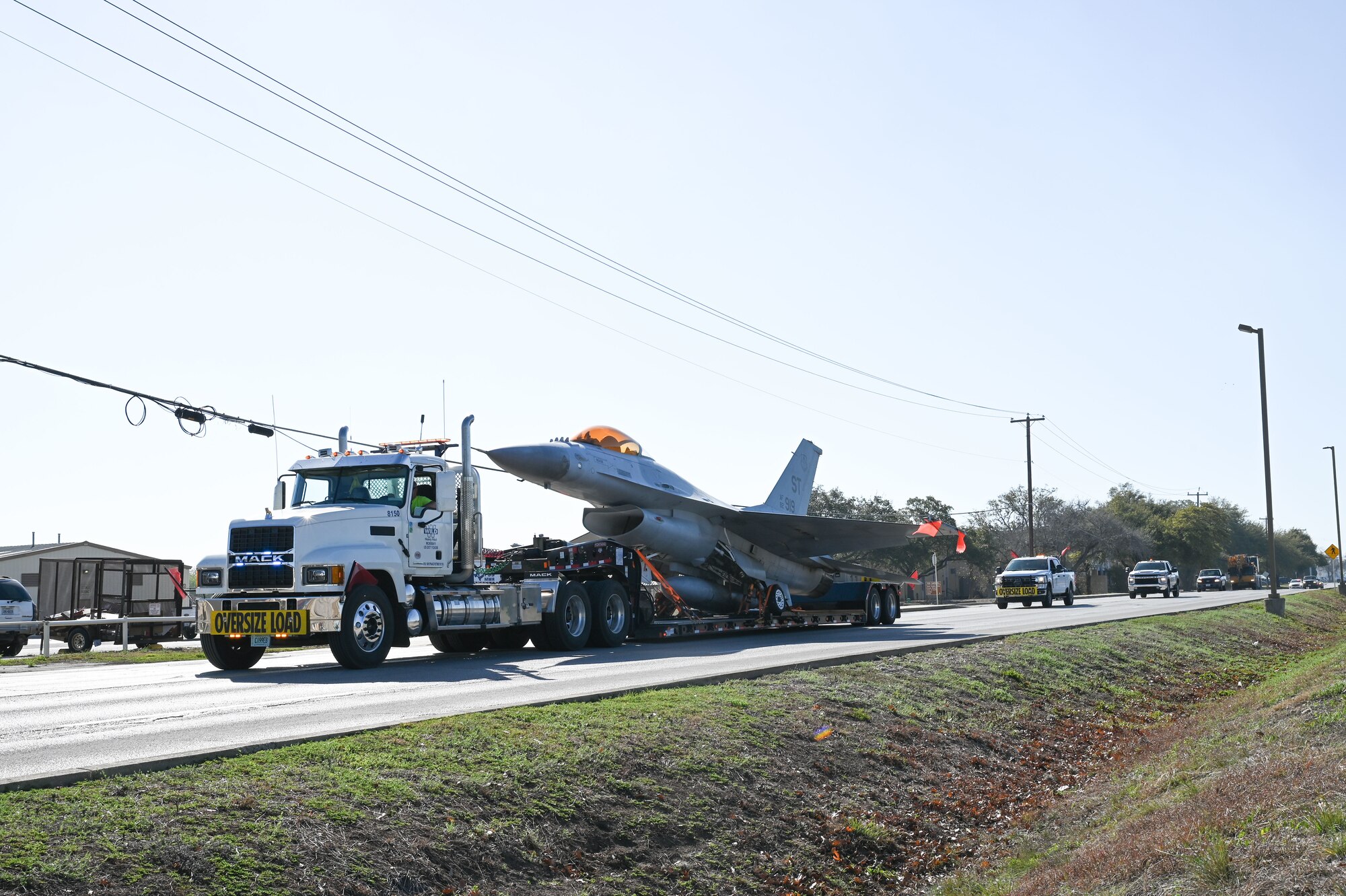 Arrival of an F-16 Fighting Falcon