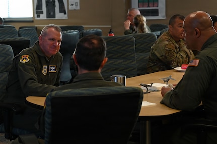 18th AF Commander Sees Reserve Advantage Firsthand at C-5 Schoolhouse