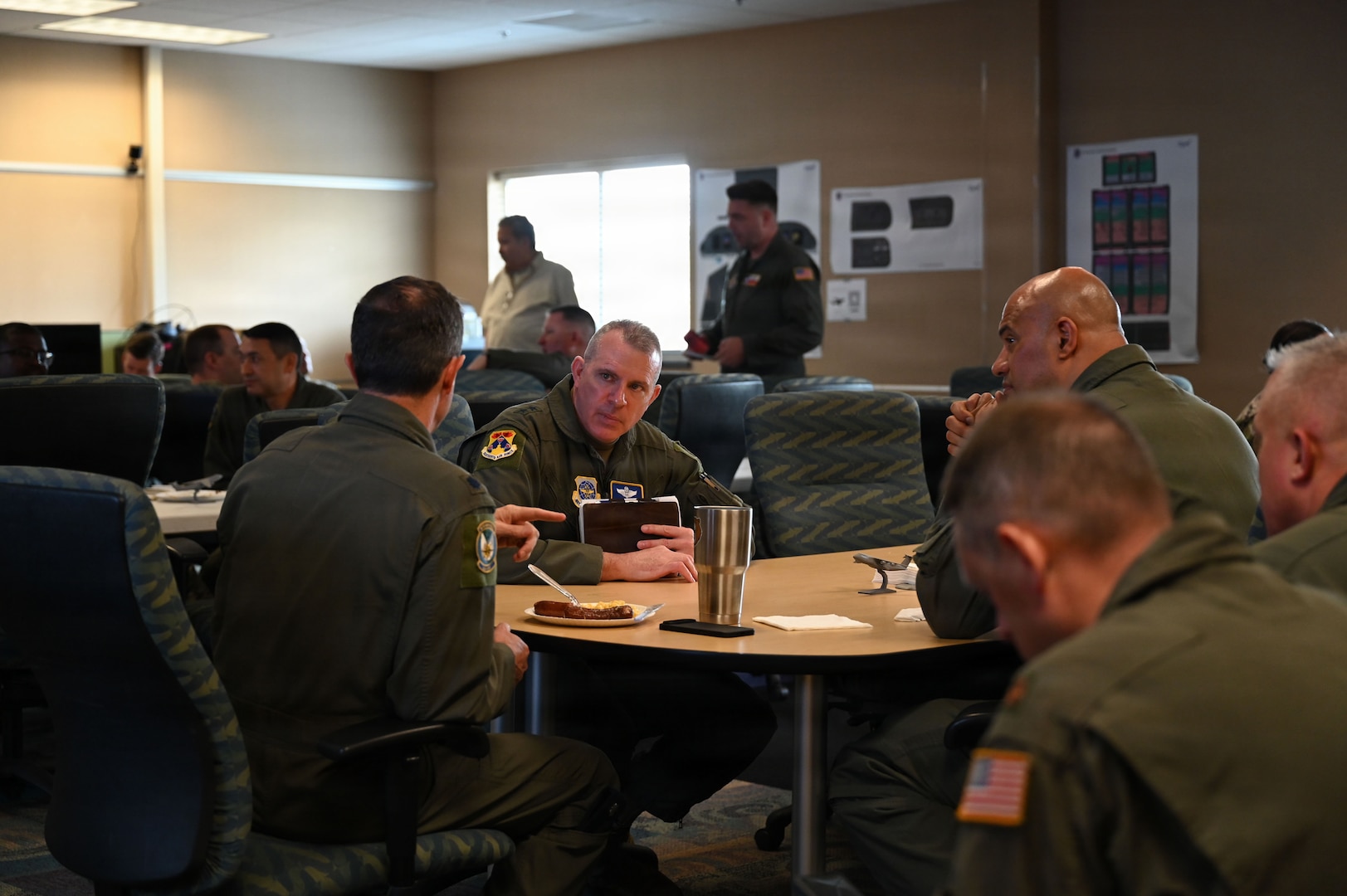 18th AF Commander Sees Reserve Advantage Firsthand at C-5 Schoolhouse