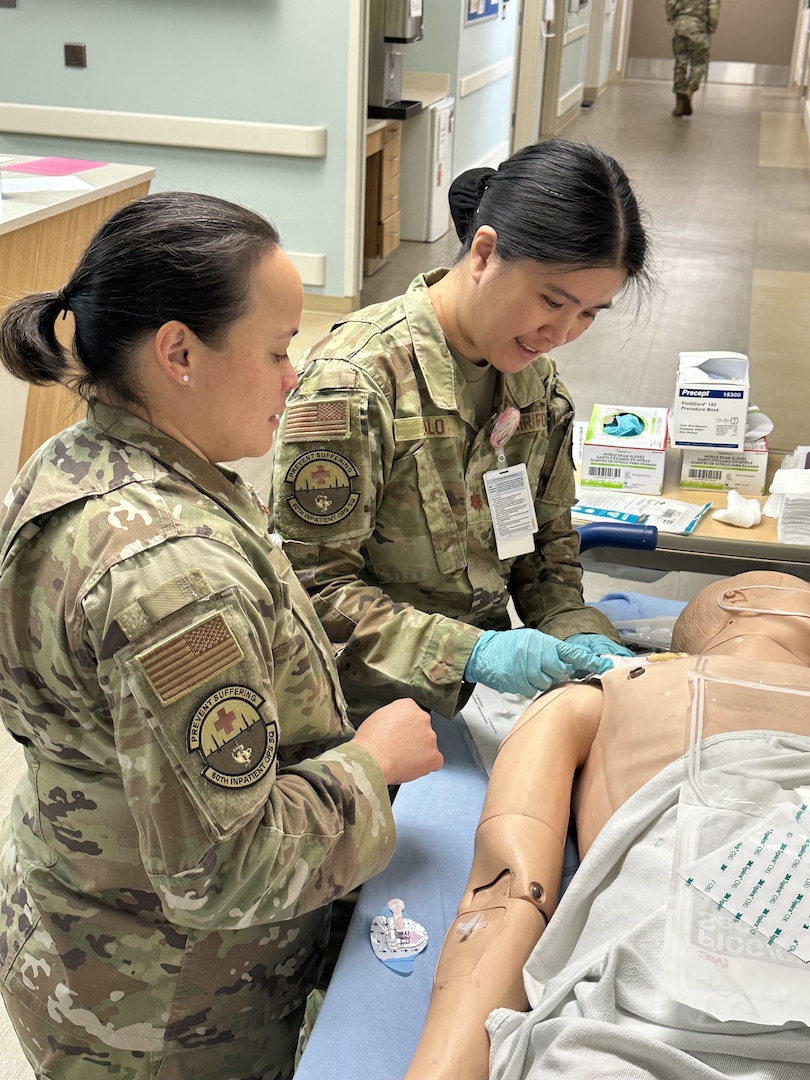 Golden Bear Medics sharpen skills, bolster readiness at nursing fair