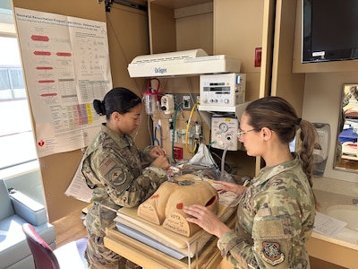 Golden Bear Medics sharpen skills, bolster readiness at nursing fair