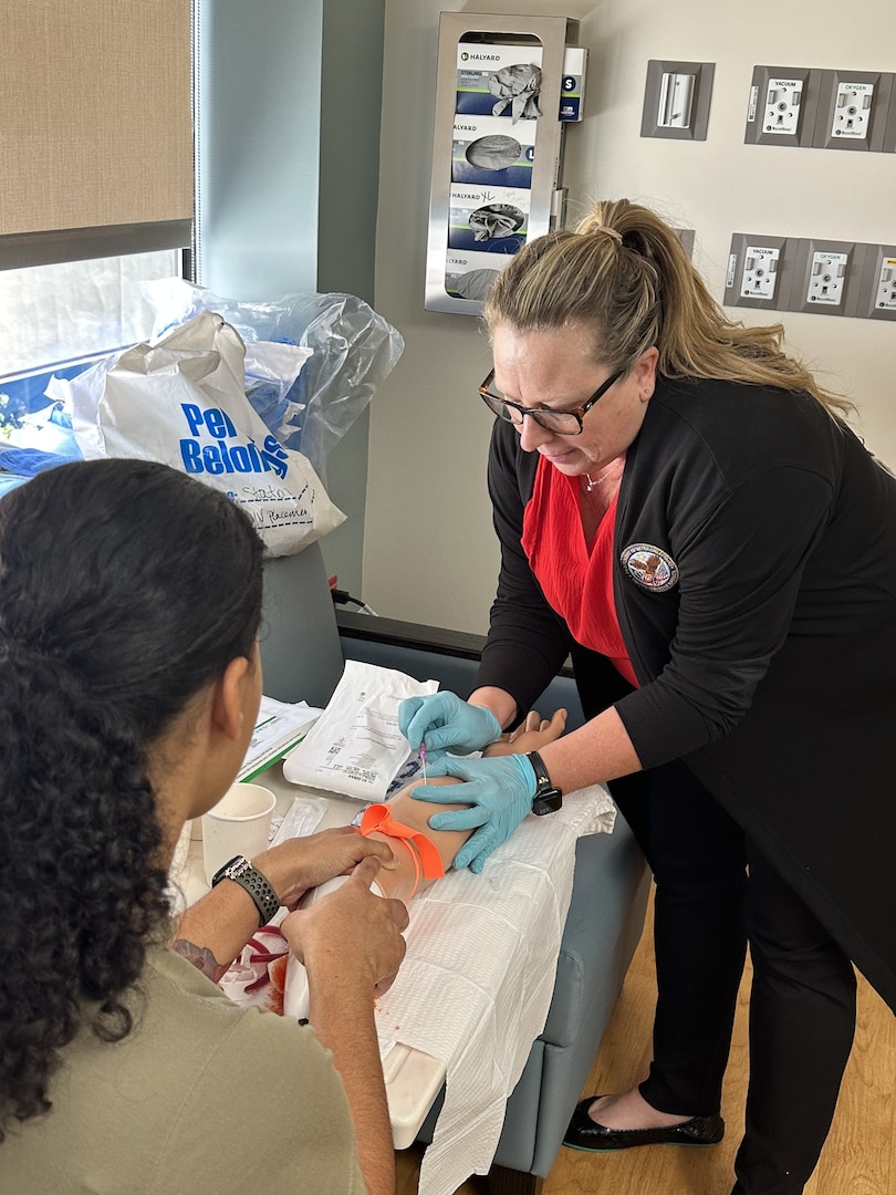 Golden Bear Medics sharpen skills, bolster readiness at nursing fair