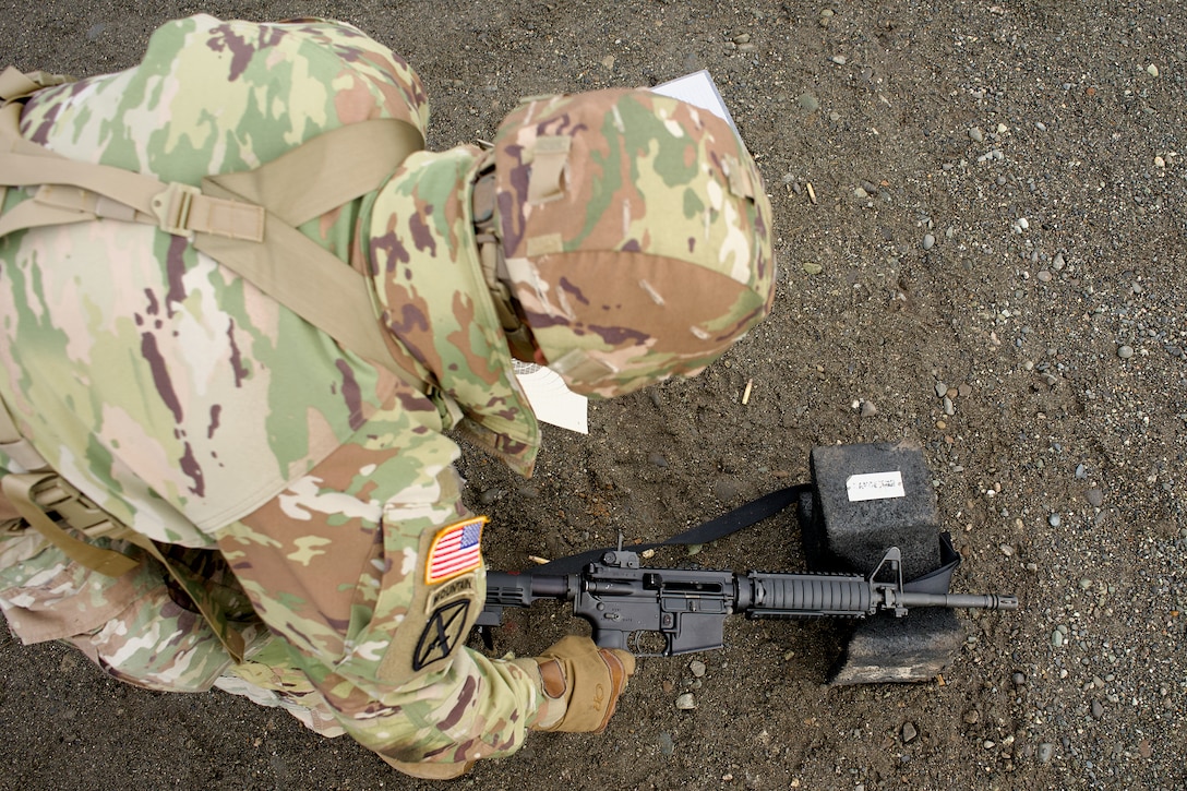 910th Engineer Support Company sharpens marksmanship skills
