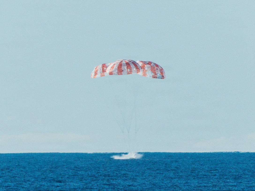 260410-N-VX022-1465