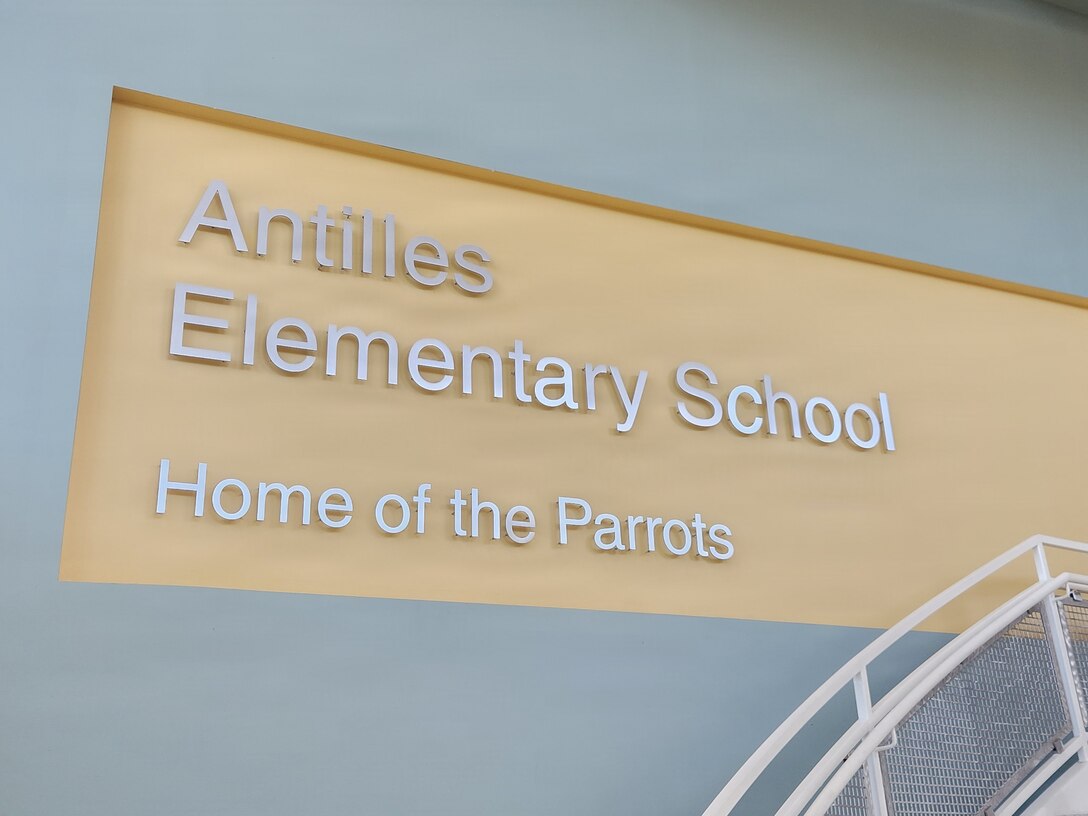 Fort Buchanan commander honors military children during visit at elementary school on Puerto Rico